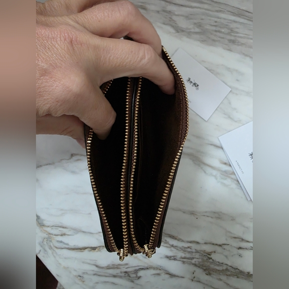 NWT Coach Brown Wristlet - Picture 5 of 9